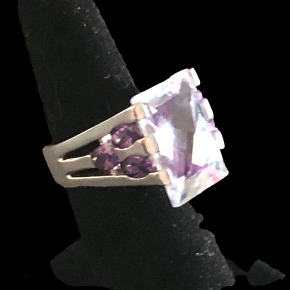18K Gold E Purple Cubic Zirconia 2 tone silver Statement Ring Size 7.5 16gram - Picture 3 of 16
